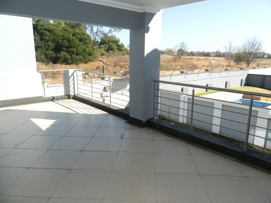 To Let 4 Bedroom Property for Rent in Silverwoods Country Estate Gauteng