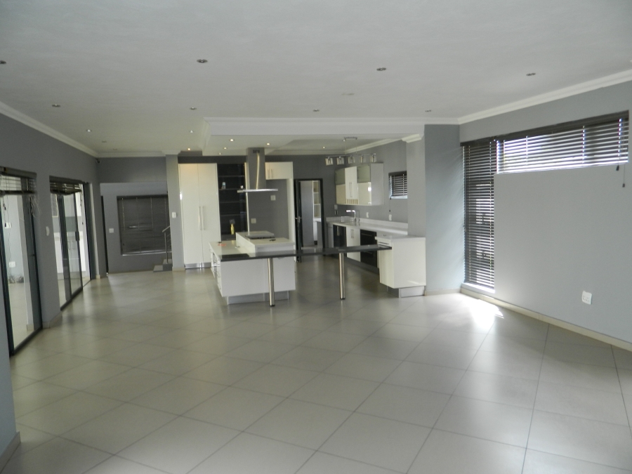 To Let 4 Bedroom Property for Rent in Silverwoods Country Estate Gauteng