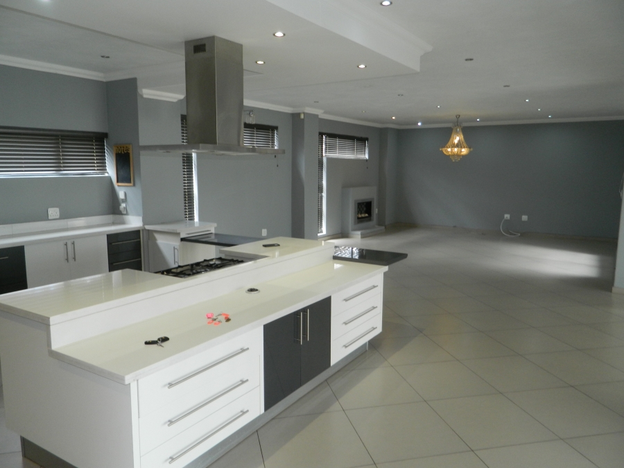 To Let 4 Bedroom Property for Rent in Silverwoods Country Estate Gauteng