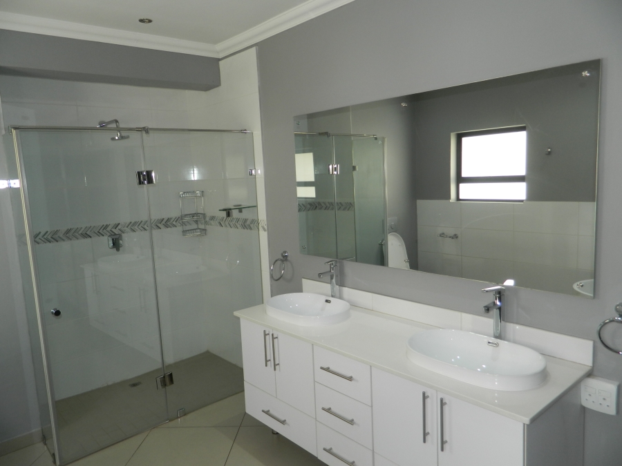 To Let 4 Bedroom Property for Rent in Silverwoods Country Estate Gauteng