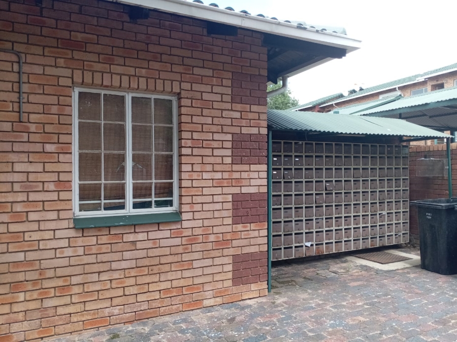 To Let 1 Bedroom Property for Rent in Halfway Gardens Gauteng