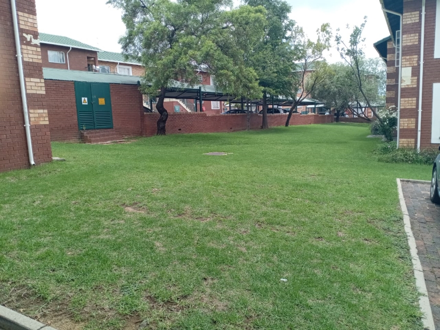 To Let 1 Bedroom Property for Rent in Halfway Gardens Gauteng