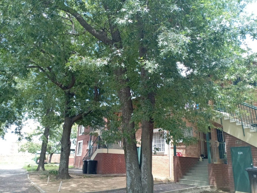 To Let 1 Bedroom Property for Rent in Halfway Gardens Gauteng