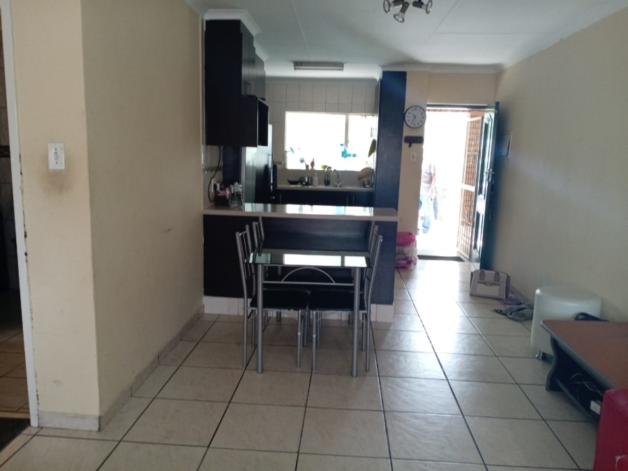 To Let 1 Bedroom Property for Rent in Halfway Gardens Gauteng