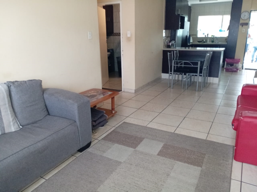 To Let 1 Bedroom Property for Rent in Halfway Gardens Gauteng