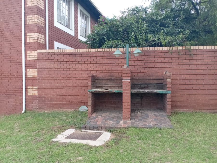 To Let 1 Bedroom Property for Rent in Halfway Gardens Gauteng