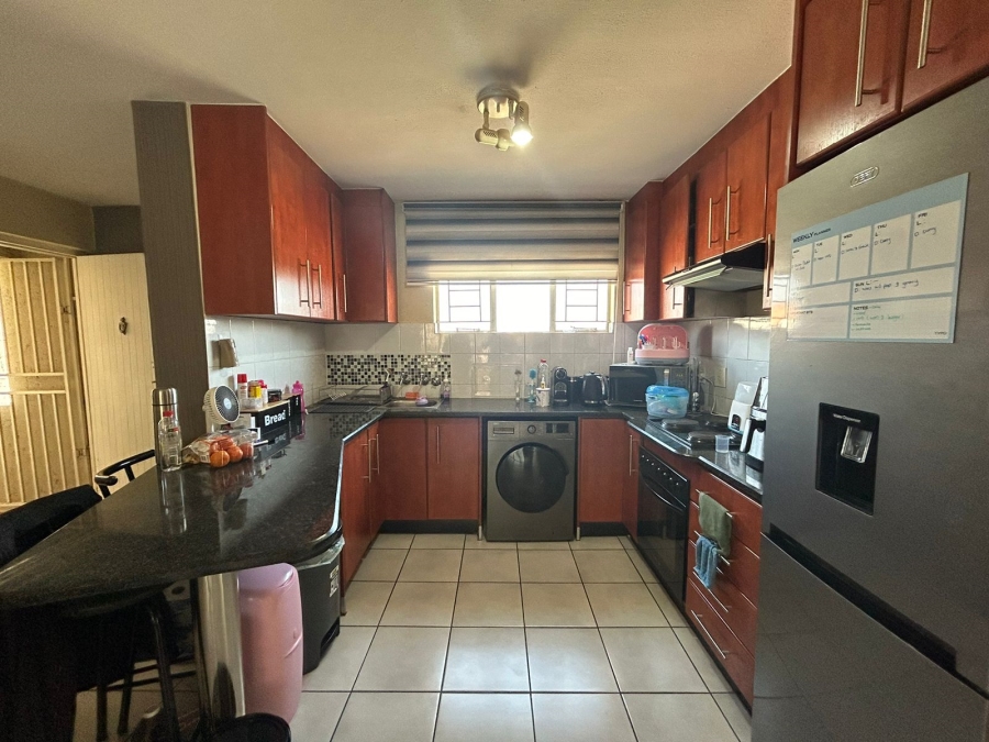 To Let 2 Bedroom Property for Rent in Discovery Gauteng