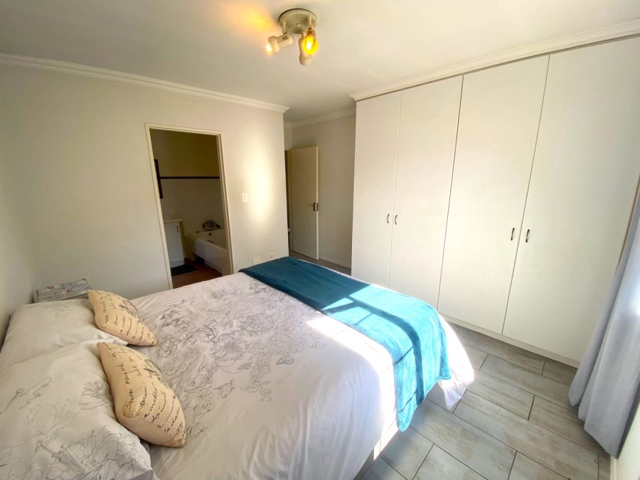 To Let 2 Bedroom Property for Rent in Bryanston Gauteng