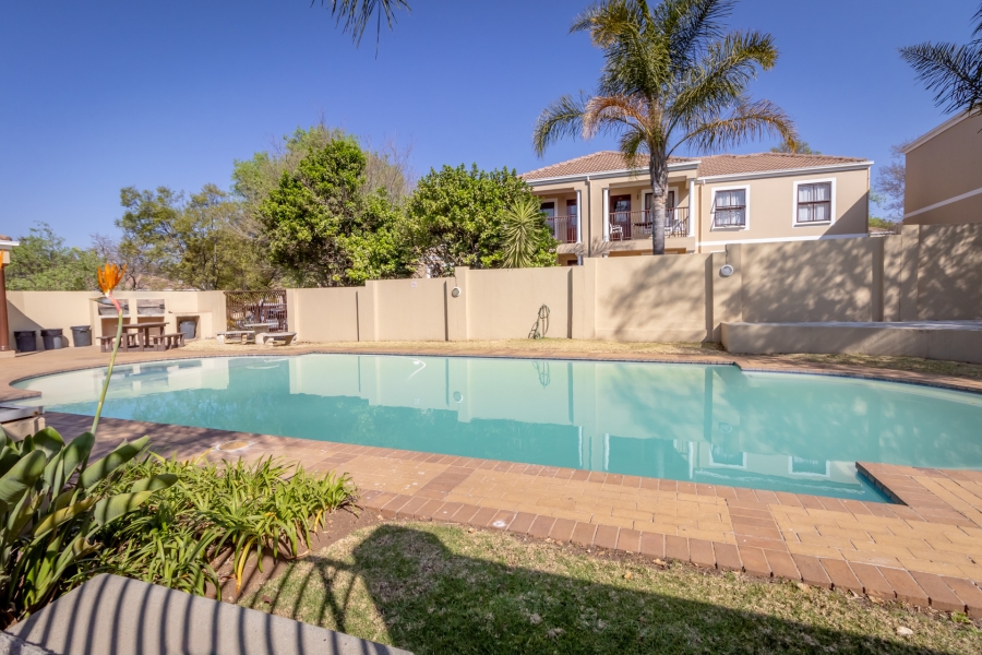 To Let 1 Bedroom Property for Rent in Robindale Gauteng