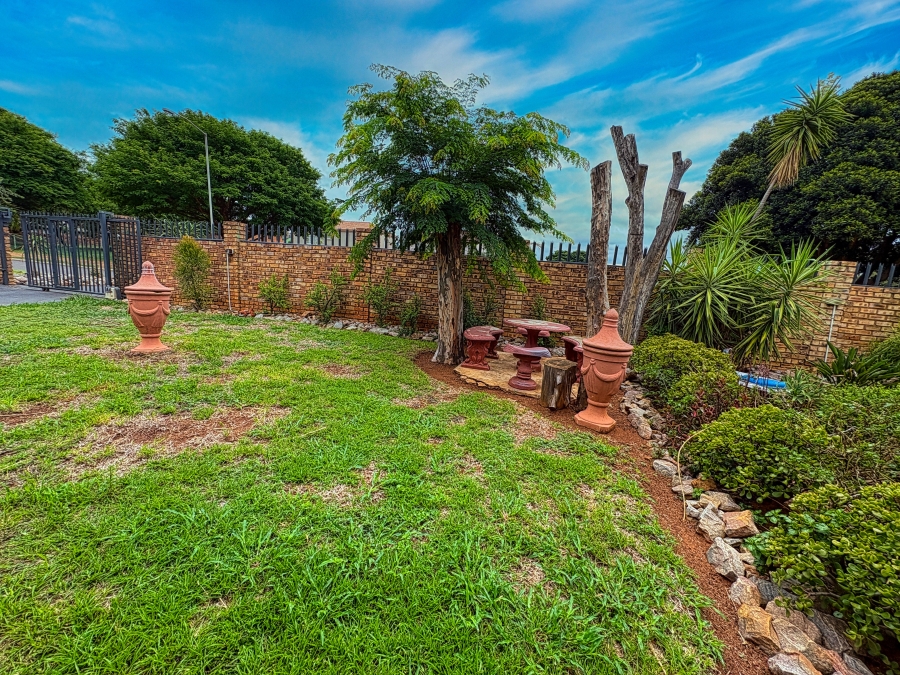 4 Bedroom Property for Sale in Theresa Park Gauteng