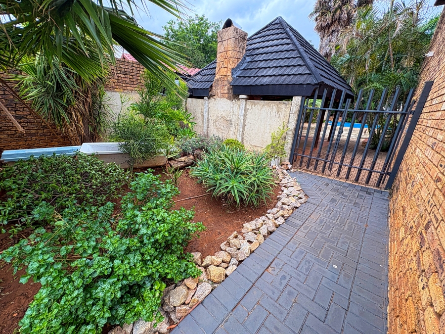 4 Bedroom Property for Sale in Theresa Park Gauteng