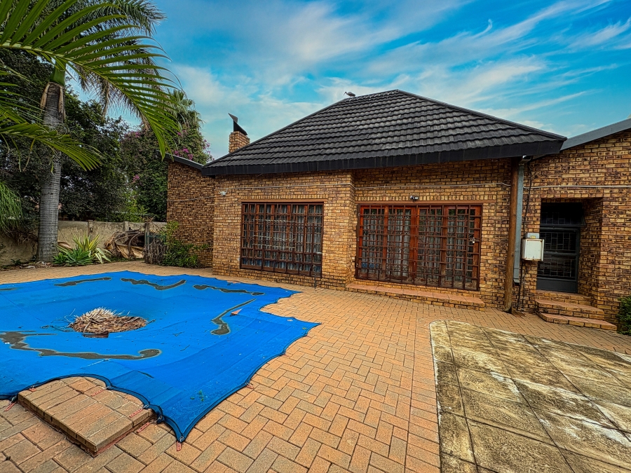 4 Bedroom Property for Sale in Theresa Park Gauteng