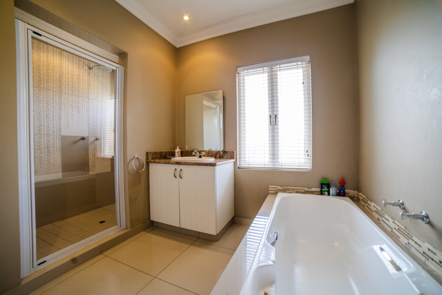 4 Bedroom Property for Sale in Beverley Gauteng