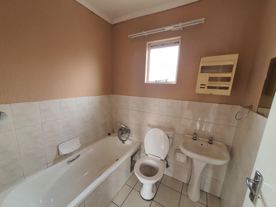 To Let 2 Bedroom Property for Rent in Florentia Gauteng