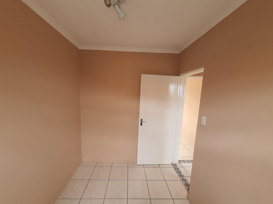 To Let 2 Bedroom Property for Rent in Florentia Gauteng