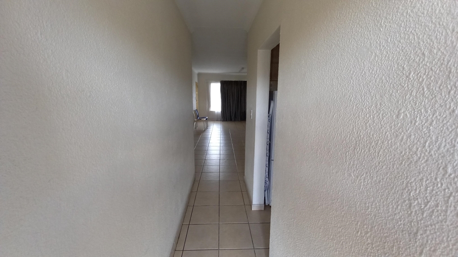 To Let 2 Bedroom Property for Rent in New Redruth Gauteng