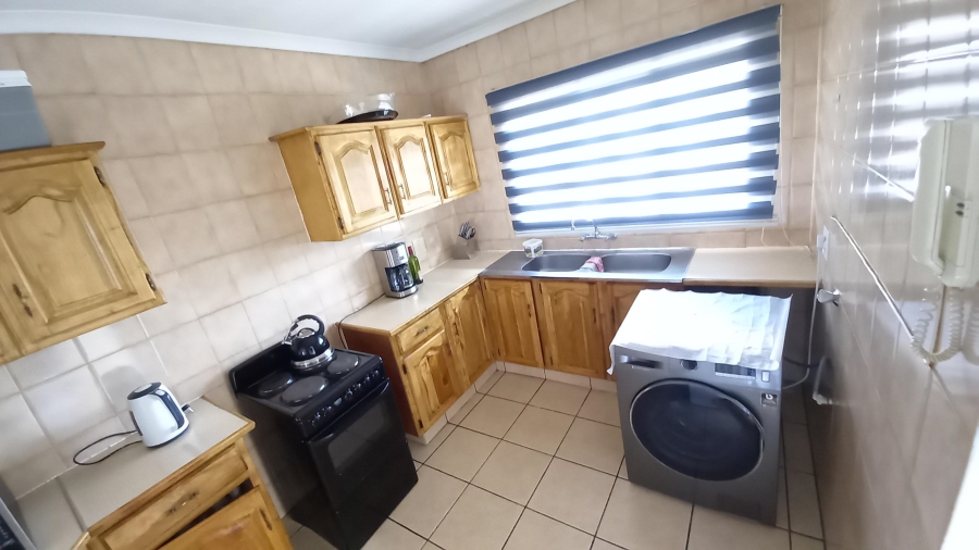 To Let 2 Bedroom Property for Rent in New Redruth Gauteng