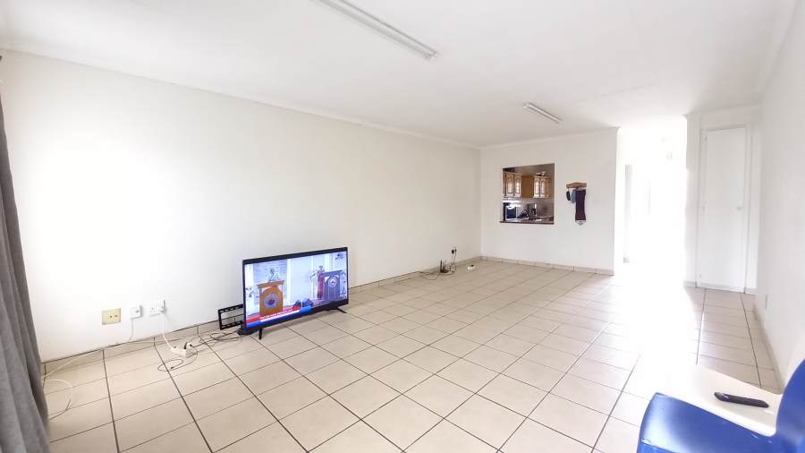 To Let 2 Bedroom Property for Rent in New Redruth Gauteng