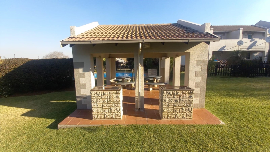 To Let 2 Bedroom Property for Rent in Meyersdal Gauteng