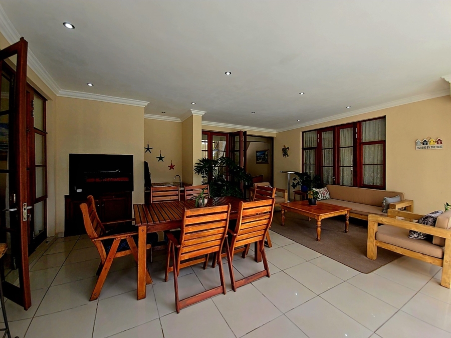 4 Bedroom Property for Sale in Carlswald Estate Gauteng