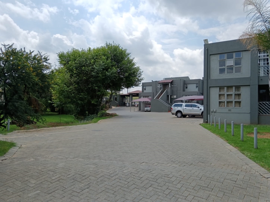 2 Bedroom Property for Sale in Mulbarton Gauteng