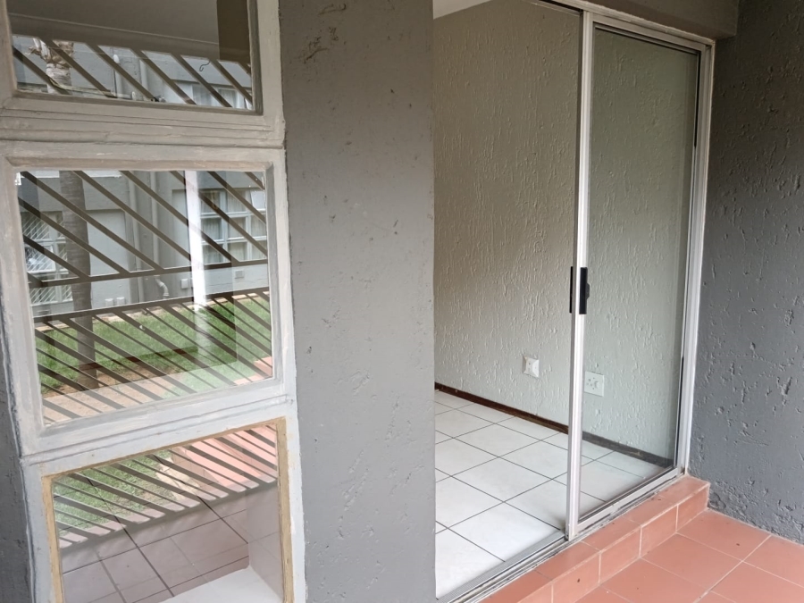 2 Bedroom Property for Sale in Mulbarton Gauteng