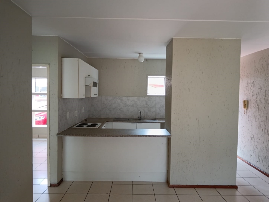 2 Bedroom Property for Sale in Mulbarton Gauteng