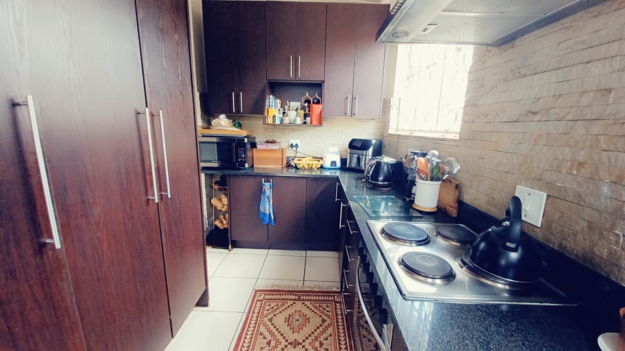 2 Bedroom Property for Sale in Kensington Gauteng