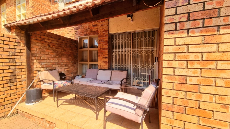 2 Bedroom Property for Sale in Halfway Gardens Gauteng