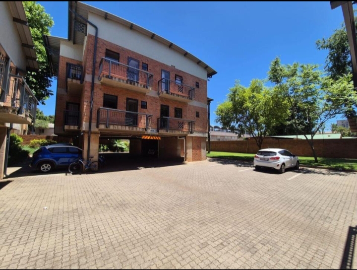 8 Bedroom Property for Sale in Hatfield Gauteng