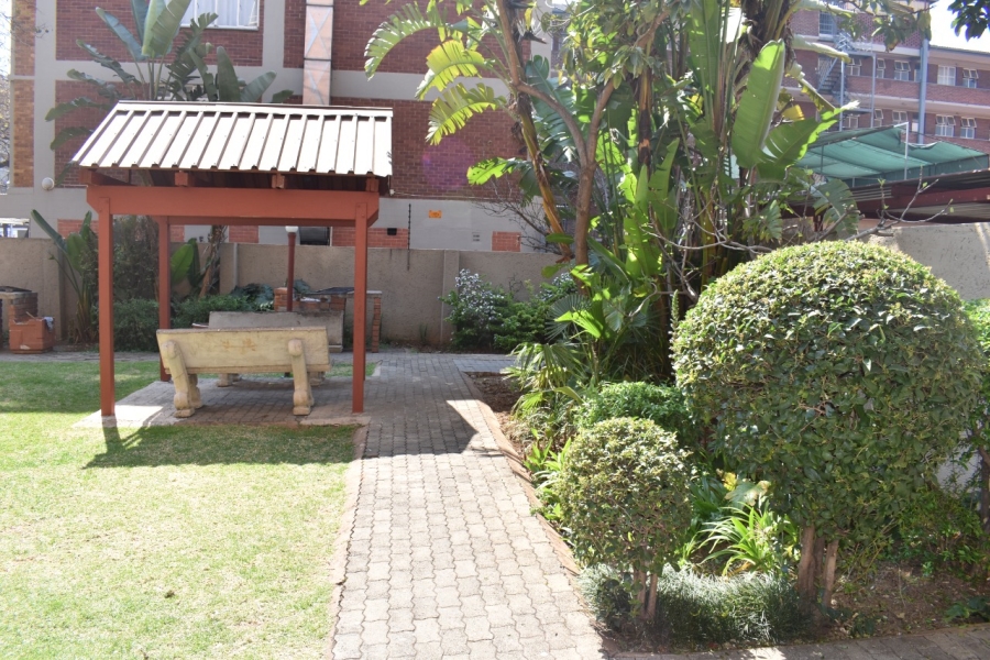 To Let 1 Bedroom Property for Rent in Sunnyside Gauteng