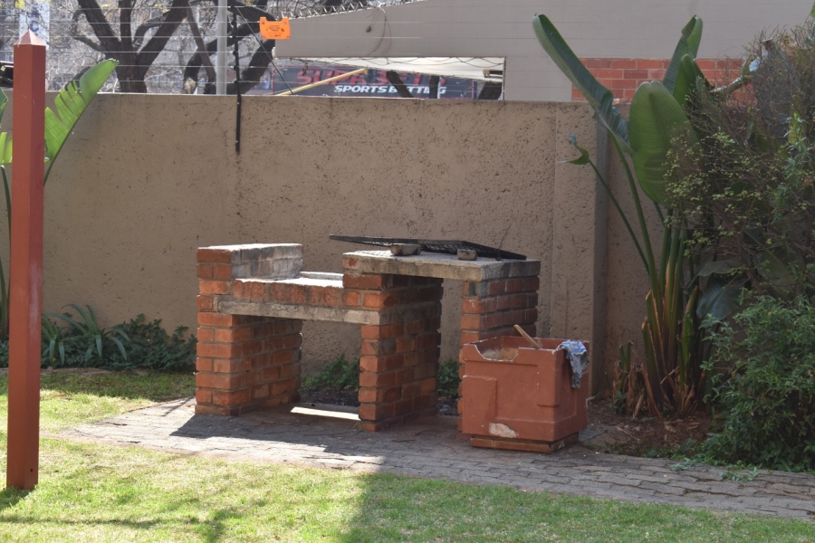 To Let 1 Bedroom Property for Rent in Sunnyside Gauteng