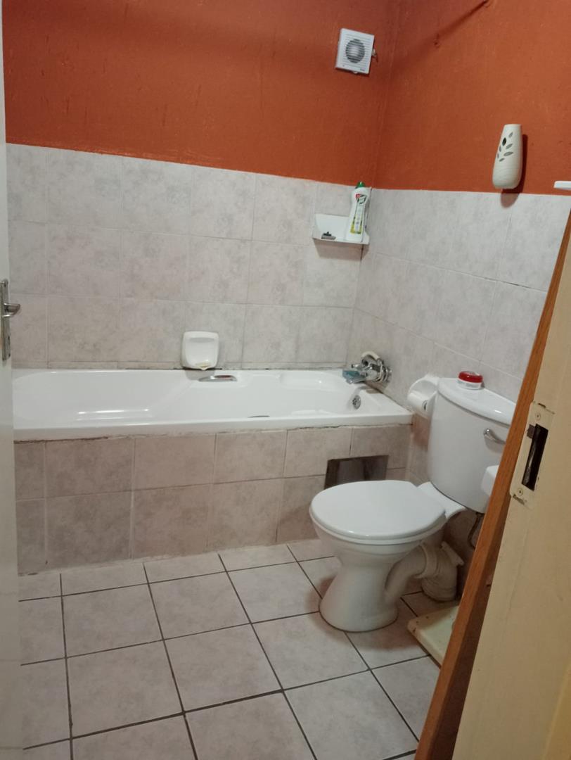 2 Bedroom Property for Sale in Ridgeway Gauteng