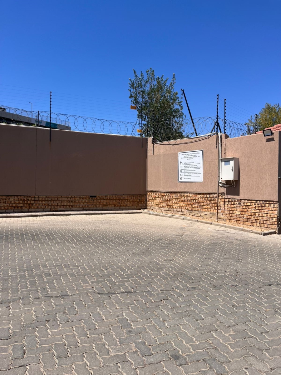 2 Bedroom Property for Sale in Vorna Valley Gauteng