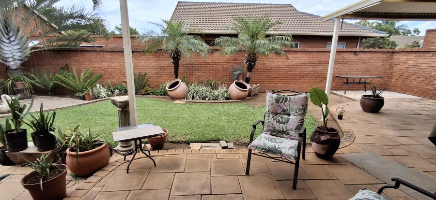 2 Bedroom Property for Sale in Montana Gauteng