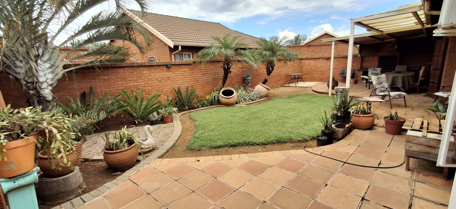 2 Bedroom Property for Sale in Montana Gauteng