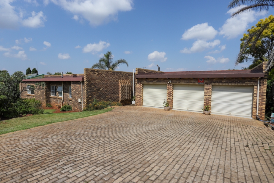 3 Bedroom Property for Sale in Helderkruin Gauteng