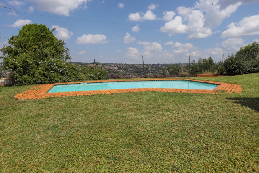 3 Bedroom Property for Sale in Helderkruin Gauteng