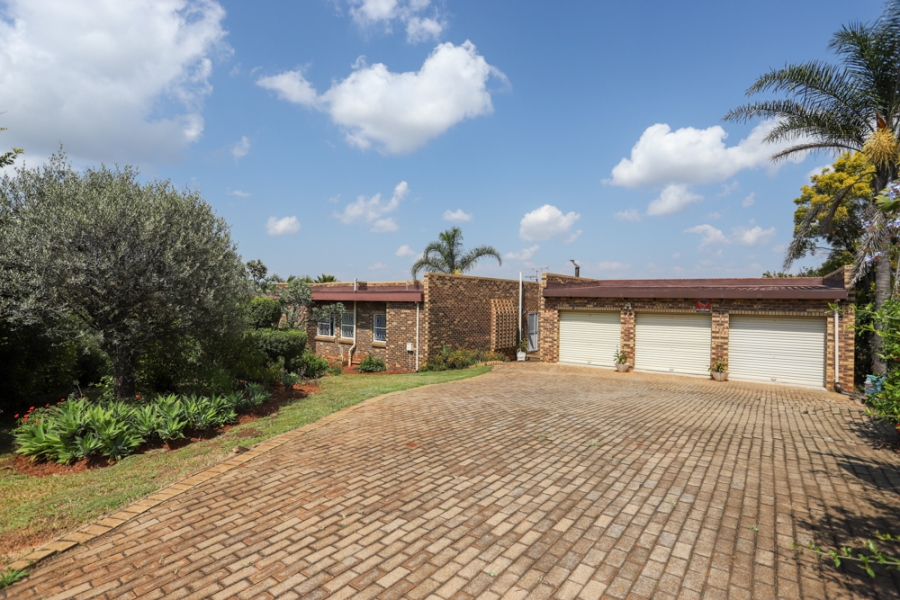 3 Bedroom Property for Sale in Helderkruin Gauteng