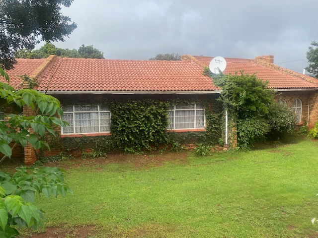 To Let 3 Bedroom Property for Rent in Wilro Park Gauteng