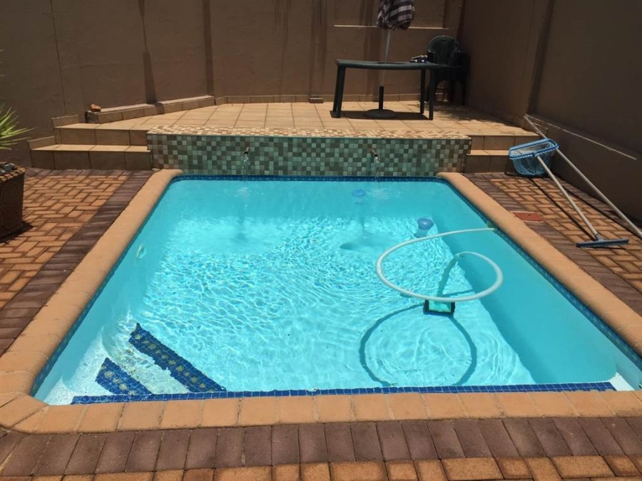 To Let 3 Bedroom Property for Rent in Chancliff A H Gauteng