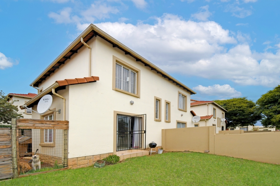 2 Bedroom Property for Sale in North Riding Gauteng