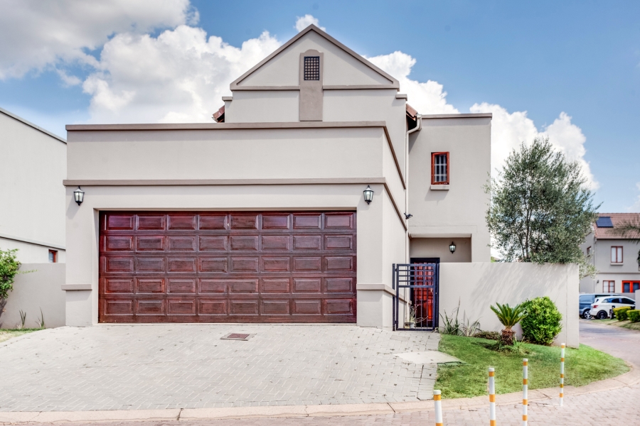 3 Bedroom Property for Sale in Barbeque Downs Gauteng