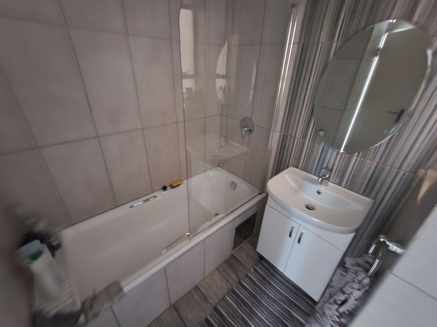 2 Bedroom Property for Sale in Ravenswood Gauteng