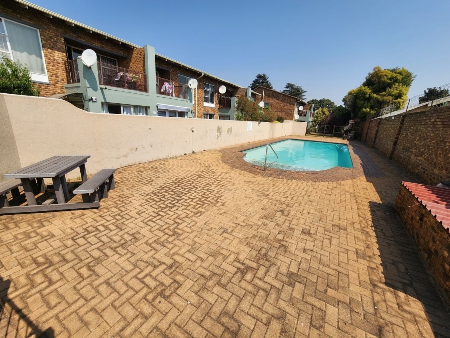 2 Bedroom Property for Sale in Ravenswood Gauteng