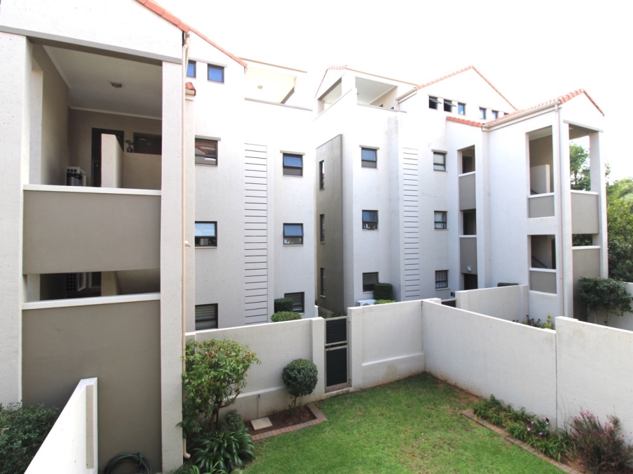 To Let 2 Bedroom Property for Rent in Bryanston Gauteng