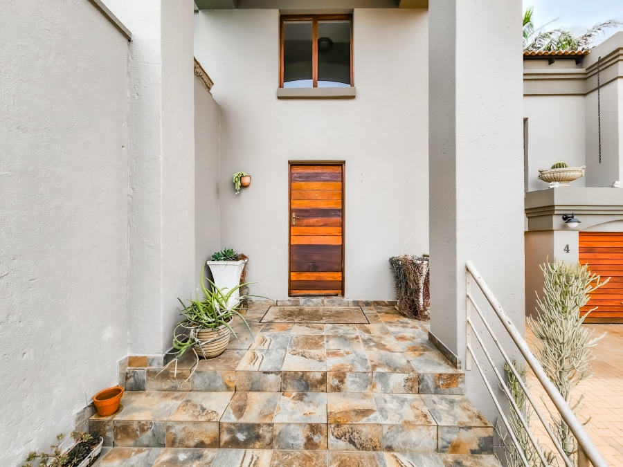 3 Bedroom Property for Sale in Faerie Glen Gauteng