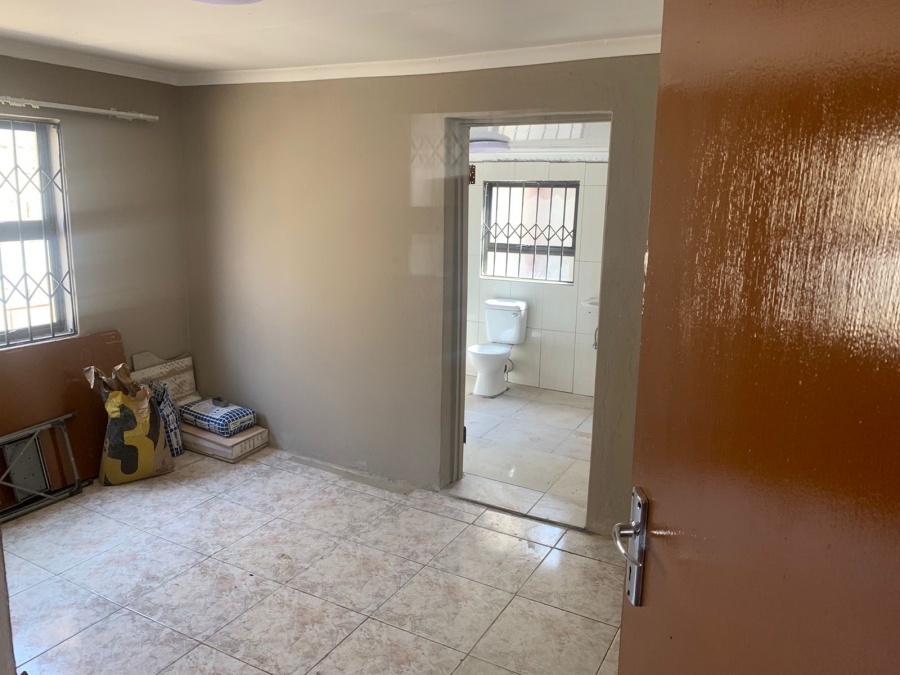 To Let 2 Bedroom Property for Rent in Moroka North Gauteng