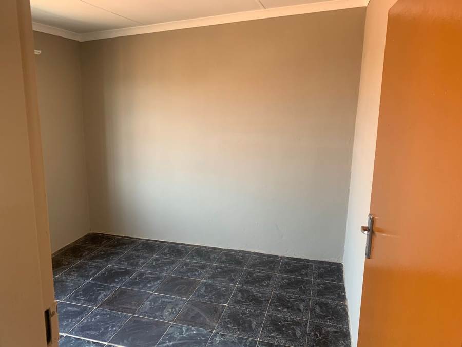 To Let 2 Bedroom Property for Rent in Moroka North Gauteng