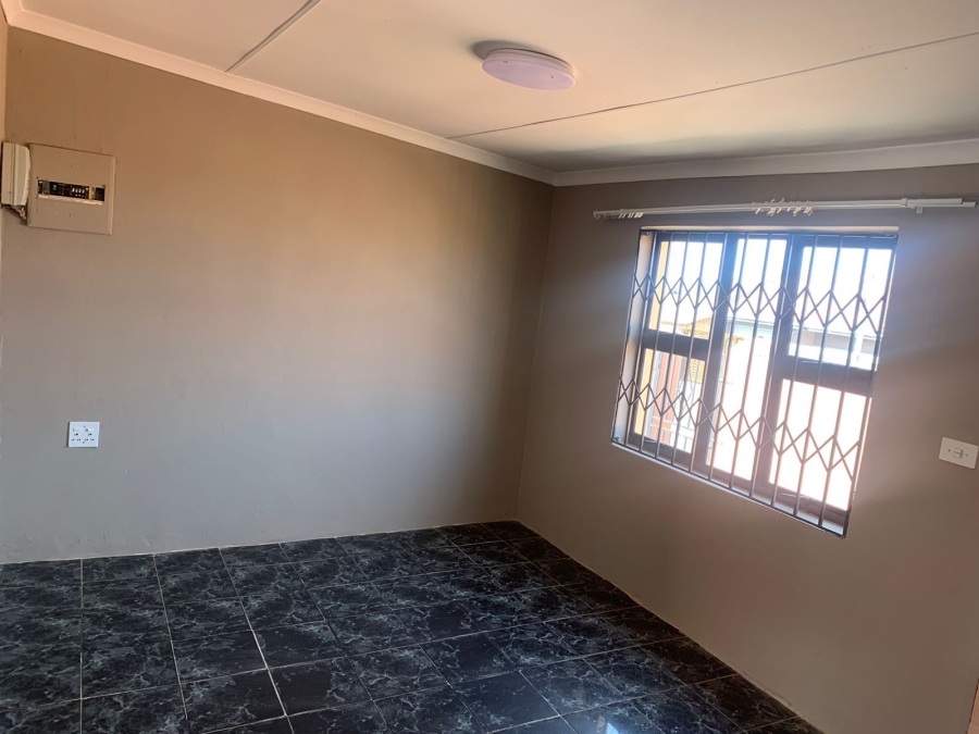 To Let 2 Bedroom Property for Rent in Moroka North Gauteng